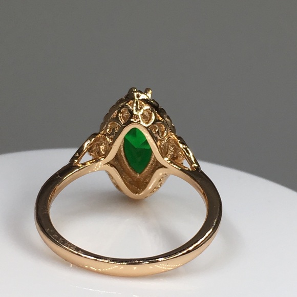 18k yellow gold emerald engagement wedding ring - Picture 6 of 8